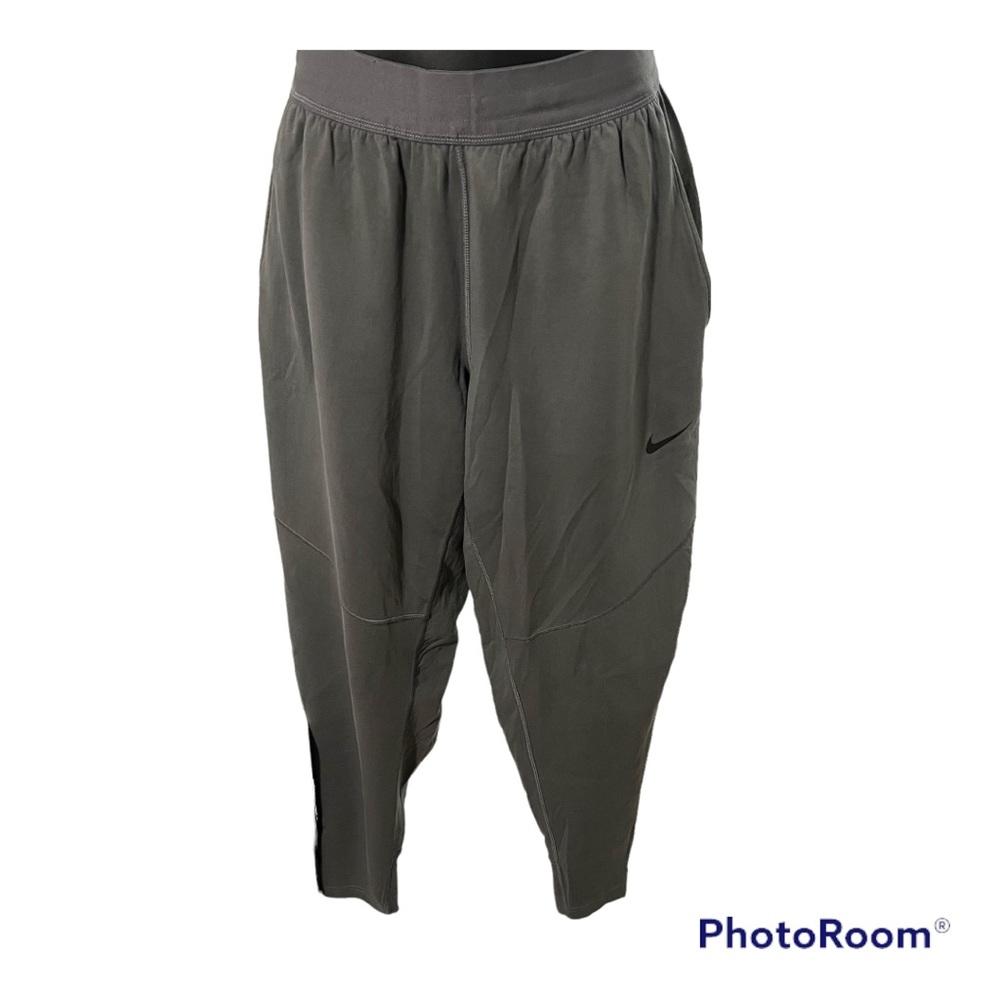 Nike Dri Fit joggers L